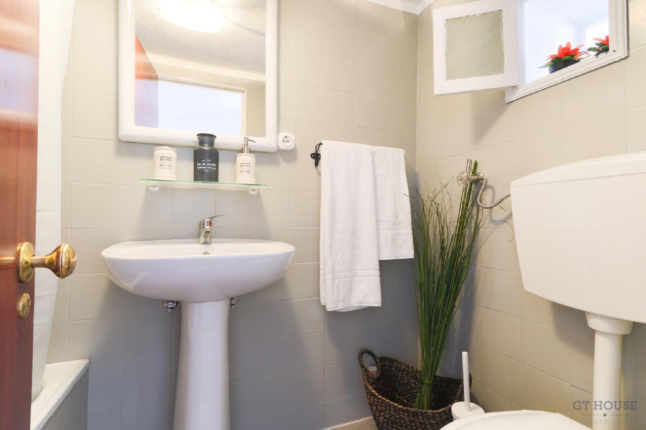 Santo Antonio Apartment Lisbon Bagian luar foto